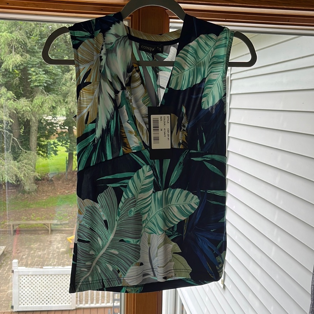 New with tags floral print blouse
